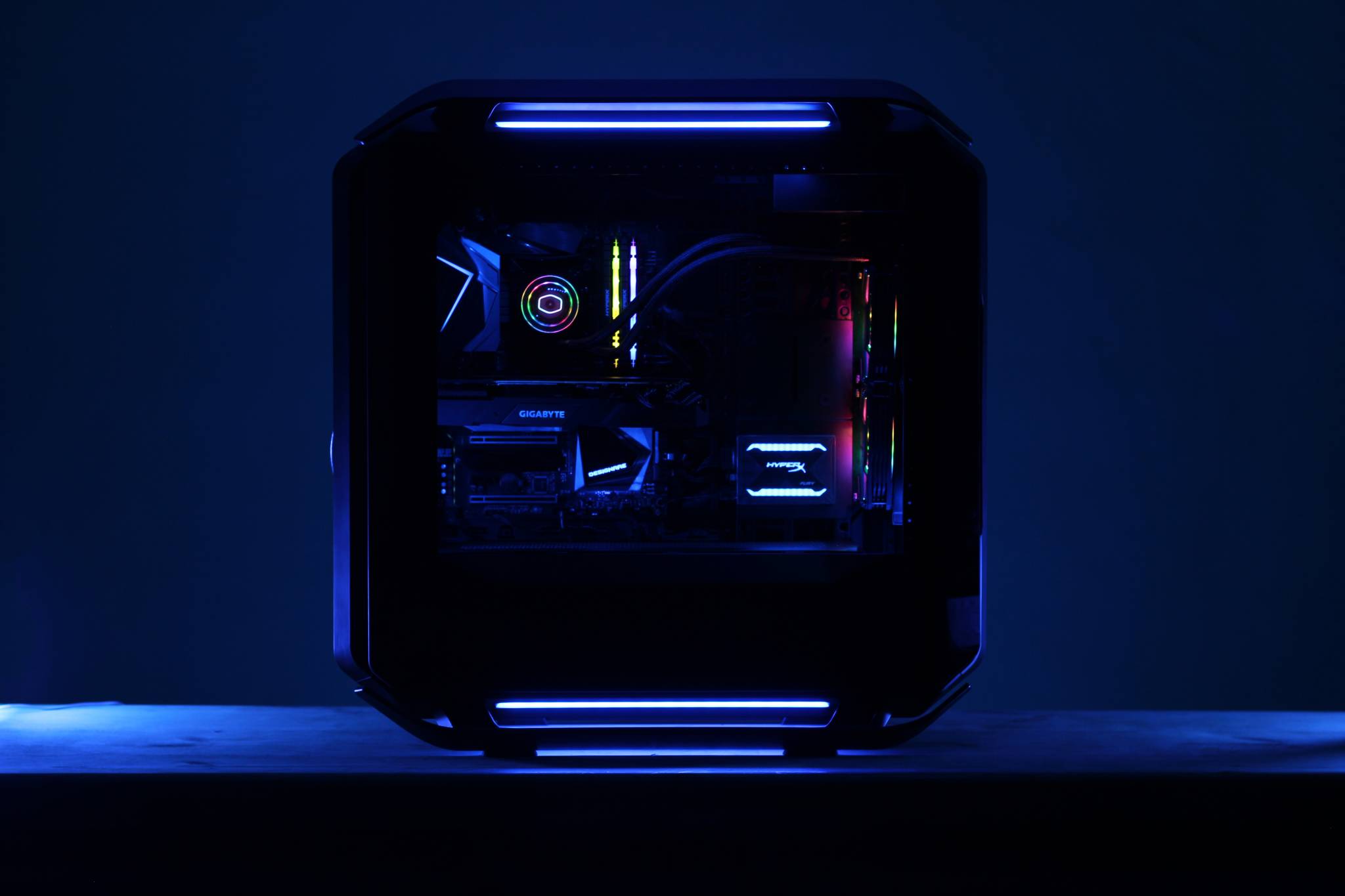 Cooler-Master-C700P-Black-Edition-Game-It