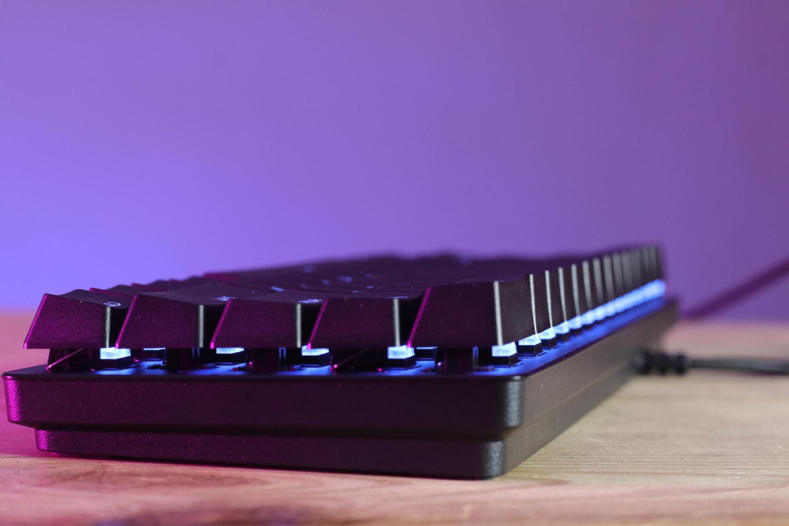 Review Razer Huntsman Mini Analog. Análisis en español del teclado óptico  más pequeño del mercado.